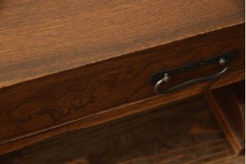 和製アンティーク　重厚!!　筆返し付き　総欅(ケヤキ)材　和の趣ある佇まいが魅力的な文机(ローテーブル、座机、ワークデスク、在宅用座卓、在宅ワーク用)(R-069380)