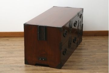 和製アンティーク　前面栗材　味わい深い風合いが魅力の米沢箪笥ローボード(テレビ台、テレビボード、ローチェスト、収納たんす、時代箪笥、引き出し)(R-069386)