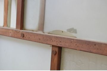 アンティーク建具　ペイント仕上げ限定　大正ロマン　どこか懐かしい雰囲気を醸し出すペイントガラス窓1枚(FIX、フィックス、嵌め殺し)(R-069412)