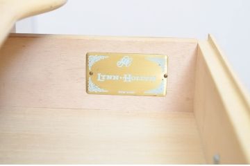 中古　IDC大塚家具取り扱い　リン・ホーリン(LYNN HOLLYN)　エレガントなデザインが素敵なドレッサー(鏡台、ミラー、化粧台)(R-069421)