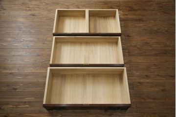 中古　美品　欅(ケヤキ)材　重厚な金具と威風堂々とした佇まいが魅力の南部車箪笥(南部箪笥、和タンス、引き出し、収納箪笥、サイドチェスト)(定価約40万円)(R-069424)
