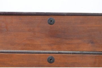 和製アンティーク　前面欅(ケヤキ)材　レトロな雰囲気漂う時代箪笥ローチェスト(和たんす、収納箪笥、衣装箪笥、引き出し、ローボード、テレビ台)(R-069429)