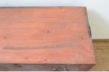 和製アンティーク　前面欅(ケヤキ)材　時代の流れを感じる風合いが魅力的な時代箪笥ローチェスト(収納タンス、引き出し、ローボード、テレビ台、テレビボード)(R-069434)