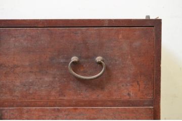 和製アンティーク　前面欅(ケヤキ)材　時代の流れを感じる風合いが魅力的な時代箪笥ローチェスト(収納タンス、引き出し、ローボード、テレビ台、テレビボード)(R-069434)
