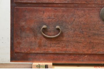 和製アンティーク　前面欅(ケヤキ)材　時代の流れを感じる風合いが魅力的な時代箪笥ローチェスト(収納タンス、引き出し、ローボード、テレビ台、テレビボード)(R-069434)