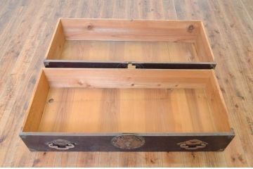 和製アンティーク　前面栗材　蝶覆輪(ちょうふくりん)金具　使い込まれた味わいが魅力的な米沢箪笥ローチェスト(テレビ台、テレビボード、収納たんす、時代箪笥、引き出し)(R-069435)