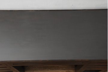 和製ビンテージ　松本民芸家具風　高山デザイン　ガラス天板付き　シックな色合いが上品な薄型両袖机(コンソールテーブル、ワークデスク、在宅ワーク用、ヴィンテージ)(R-069441)