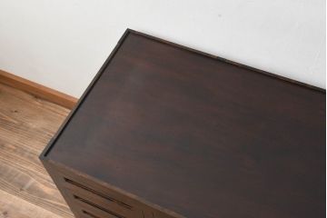 和製ビンテージ　松本民芸家具風　高山デザイン　ガラス天板付き　シックな色合いが上品な薄型両袖机(コンソールテーブル、ワークデスク、在宅ワーク用、ヴィンテージ)(R-069441)