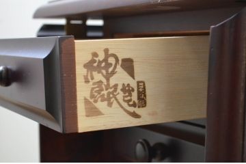和製ビンテージ　美品　希少な絶版品　神居民芸　クラシカルな佇まいが美しいバタフライサイドテーブル(電話台、サイドキャビネット、バタフライテーブル、ナイトテーブル、飾り台、収納棚、ヴィンテージ)(R-069443)