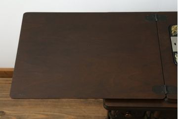 ジャンク品　イギリスアンティーク　SINGER(シンガー)社　置くだけで絵になる素敵な足踏みミシン(シンガーミシン、ミシンテーブル、ミシン台、工業用ミシン、サイドテーブル、ディスプレイ、英国)(R-069450)