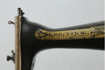 ジャンク品　イギリスアンティーク　SINGER(シンガー)社　置くだけで絵になる素敵な足踏みミシン(シンガーミシン、ミシンテーブル、ミシン台、工業用ミシン、サイドテーブル、ディスプレイ、英国)(R-069450)