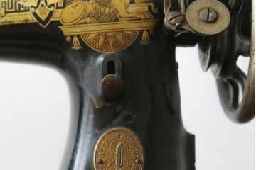 ジャンク品　イギリスアンティーク　SINGER(シンガー)社　置くだけで絵になる素敵な足踏みミシン(シンガーミシン、ミシンテーブル、ミシン台、工業用ミシン、サイドテーブル、ディスプレイ、英国)(R-069450)