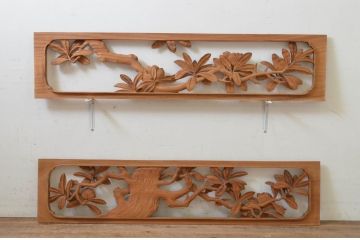 アンティーク建具　井波彫刻　辰児作　立体感のある泰山木の彫刻が目を惹く両面彫刻欄間2枚セット(明り取り、明かり取り)(R-069459)