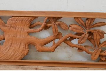 アンティーク建具　井波彫刻　辰児作　立体感のある泰山木の彫刻が目を惹く両面彫刻欄間2枚セット(明り取り、明かり取り)(R-069459)