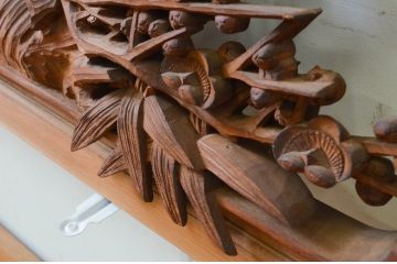 アンティーク建具　井波彫刻　成彬作　躍動感のある松竹梅が美しい両面彫刻欄間2枚セット(明り取り、明かり取り)(R-069460)