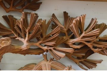 ビンテージ建具　井波彫刻　清流作　躍動感のある松竹梅が美しい両面彫刻欄間2枚セット(明り取り、明かり取り、在銘、ヴィンテージ)(R-069461)