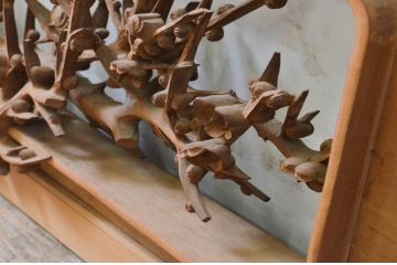 ビンテージ建具　井波彫刻　清流作　躍動感のある松竹梅が美しい両面彫刻欄間2枚セット(明り取り、明かり取り、在銘、ヴィンテージ)(R-069461)