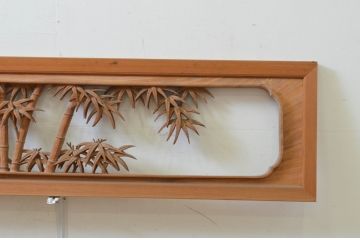 アンティーク建具　越中　井波彫刻　明雲作　繊細な菊・竹・梅のデザインが目を惹く両面彫刻欄間2枚セット(明り取り、明かり取り、在銘)(R-069465)