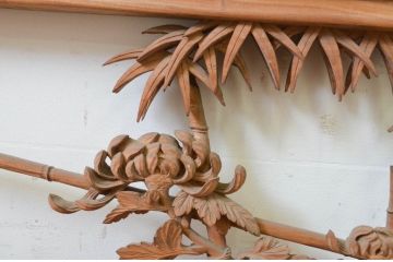アンティーク建具　越中　井波彫刻　明雲作　繊細な菊・竹・梅のデザインが目を惹く両面彫刻欄間2枚セット(明り取り、明かり取り、在銘)(R-069465)