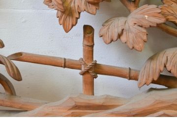 アンティーク建具　越中　井波彫刻　明雲作　繊細な菊・竹・梅のデザインが目を惹く両面彫刻欄間2枚セット(明り取り、明かり取り、在銘)(R-069465)