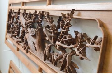 ビンテージ建具　井波彫刻　清峰刀　躍動感のある鶴・亀と松竹梅が美しい両面彫刻欄間2枚セット(明り取り、明かり取り、在銘、ヴィンテージ)(R-069468)