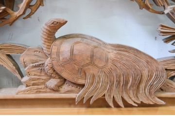 ビンテージ建具　井波彫刻　清峰刀　躍動感のある鶴・亀と松竹梅が美しい両面彫刻欄間2枚セット(明り取り、明かり取り、在銘、ヴィンテージ)(R-069468)