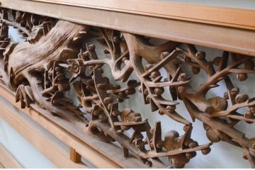 ビンテージ建具　井波彫刻　清峰刀　躍動感のある鶴・亀と松竹梅が美しい両面彫刻欄間2枚セット(明り取り、明かり取り、在銘、ヴィンテージ)(R-069468)