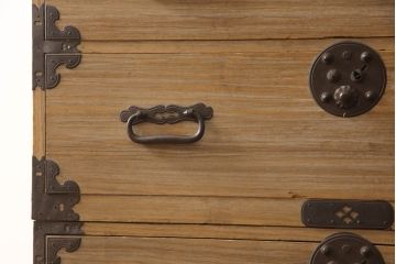 和製アンティーク　前面桐材　丸金具が趣き深い庄内箪笥サイドボード(桐箪笥、整理タンス、古箪笥、サイドチェスト、引き出し)(R-069481)