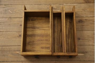 中古　桐材　上質な和の空間を演出する二段重ね水屋箪笥(食器棚、茶箪笥、キャビネット、収納棚、戸棚、店舗什器)(R-069484)