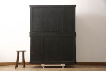 中古　桐材　上質な和の空間を演出する二段重ね水屋箪笥(食器棚、茶箪笥、キャビネット、収納棚、戸棚、店舗什器)(R-069484)