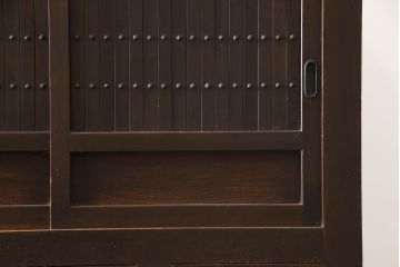 和製アンティーク　奥行きたっぷりの水屋箪笥サイドボード(時代箪笥、茶棚、収納棚、戸棚、引き出し、サイドキャビネット、テレビ台、テレビボード)(R-069488)