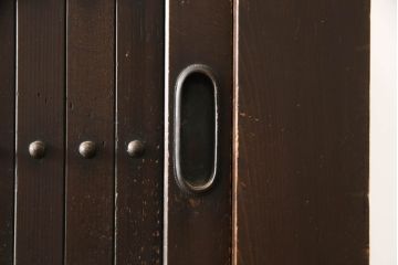 和製アンティーク　奥行きたっぷりの水屋箪笥サイドボード(時代箪笥、茶棚、収納棚、戸棚、引き出し、サイドキャビネット、テレビ台、テレビボード)(R-069488)