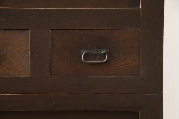 和製アンティーク　奥行きたっぷりの水屋箪笥サイドボード(時代箪笥、茶棚、収納棚、戸棚、引き出し、サイドキャビネット、テレビ台、テレビボード)(R-069488)