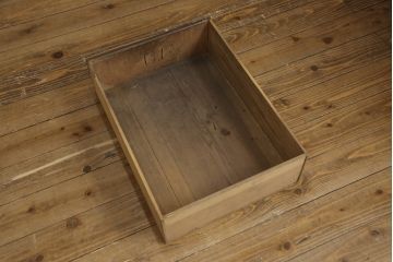 和製アンティーク　奥行きたっぷりの水屋箪笥サイドボード(時代箪笥、茶棚、収納棚、戸棚、引き出し、サイドキャビネット、テレビ台、テレビボード)(R-069489)