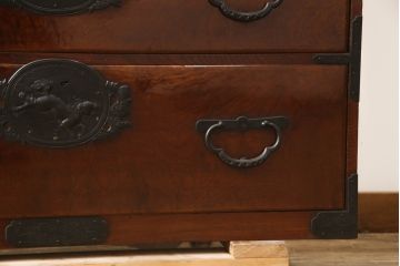 和製アンティーク　激レア　スライド扉付き　唐獅子金具　品のある佇まいが美しい二段重ね仙台箪笥(和タンス、時代箪笥、衣装たんす、引き出し、収納箪笥)(R-069493)