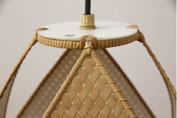 和製ビンテージ　希少な廃盤品　YAMAGIWA(ヤマギワ)　近藤昭作　竹のあかり　優しい明かりで和モダンな空間を演出する竹あんどんの天井照明(行灯、行燈、吊り下げ照明、ペンダントライト、シェード、電笠、ヴィンテージ)(R-069494)