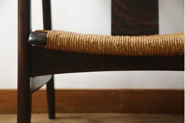 和製ビンテージ　松本民芸家具　#77型曲肘付きイス　ラッシ座(ガマ座)がお洒落な曲肘イス(アームチェア、椅子、ダイニングチェア、ヴィンテージ)(R-069500)