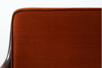 中古　美品　松本民芸家具　#301型曲肘布張椅子　上品なオレンジカラーが空間のアクセントになる3人掛けソファ　定価約48万円　(R-069504)