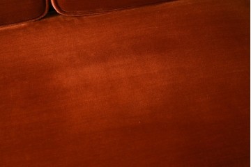 中古　美品　松本民芸家具　#301型曲肘布張椅子　上品なオレンジカラーが空間のアクセントになる3人掛けソファ　定価約48万円　(R-069504)
