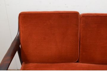 中古　美品　松本民芸家具　#301型曲肘布張椅子　上品なオレンジカラーが空間のアクセントになる3人掛けソファ(3P、三人掛け、トリプルソファ、アームソファ)(定価約48万円)(R-069504)