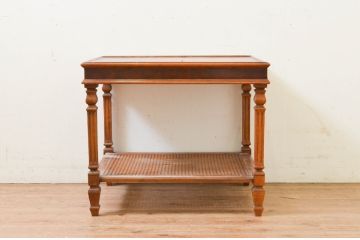 中古　DREXEL HERITAGE(ドレクセルヘリテイジ)　補助テーブル付きのクラシカルなサイドテーブル(ローテーブル、コーヒーテーブル、エンドテーブル、ナイトテーブル、飾り台)(R-069513)