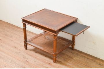 中古　DREXEL HERITAGE(ドレクセルヘリテイジ)　補助テーブル付きのクラシカルなサイドテーブル(ローテーブル、コーヒーテーブル、エンドテーブル、ナイトテーブル、飾り台)(R-069513)