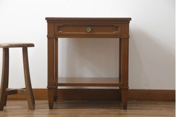 中古　DREXEL HERITAGE(ドレクセルヘリテイジ)　品のある佇まいが美しいサイドテーブル(電話台、飾り台、ナイトテーブル、コンソールテーブル)(R-069514)