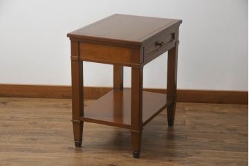 中古　DREXEL HERITAGE(ドレクセルヘリテイジ)　品のある佇まいが美しいサイドテーブル(電話台、飾り台、ナイトテーブル、コンソールテーブル)(R-069514)