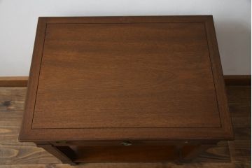 中古　DREXEL HERITAGE(ドレクセルヘリテイジ)　品のある佇まいが美しいサイドテーブル(電話台、飾り台、ナイトテーブル、コンソールテーブル)(R-069514)