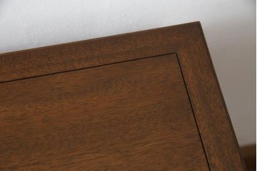中古　DREXEL HERITAGE(ドレクセルヘリテイジ)　品のある佇まいが美しいサイドテーブル(電話台、飾り台、ナイトテーブル、コンソールテーブル)(R-069514)