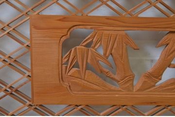アンティーク建具　松竹梅　二重菱の組子入り彫刻欄間2枚セット(明かり取り、明り取り)(R-069519)