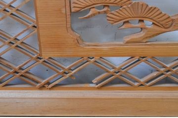 アンティーク建具　松竹梅　二重菱の組子入り彫刻欄間2枚セット(明かり取り、明り取り)(R-069519)