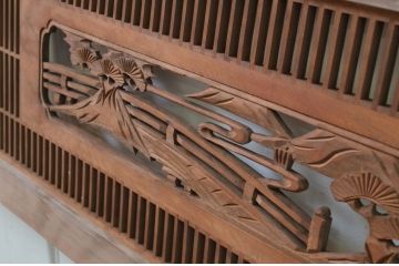 アンティーク建具　松　山里の風景が美しい組子入り彫刻欄間2枚セット(明かり取り、明り取り)(R-069520)