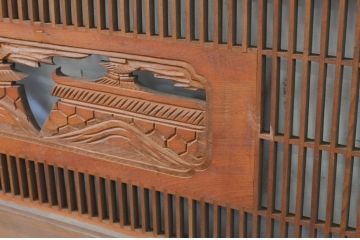 アンティーク建具　松　山里の風景が美しい組子入り彫刻欄間2枚セット(明かり取り、明り取り)(R-069520)